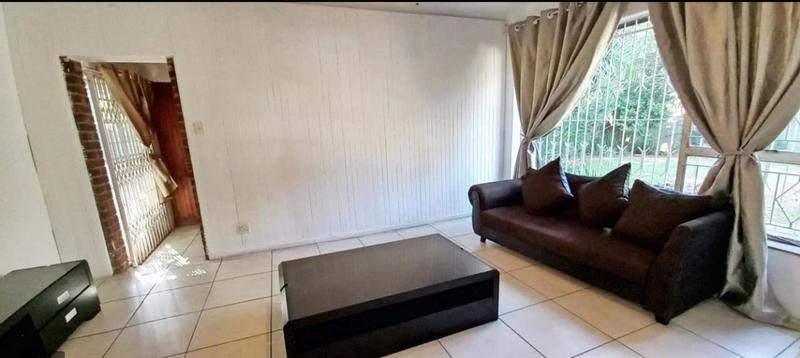 To Let 6 Bedroom Property for Rent in Wychwood Gauteng