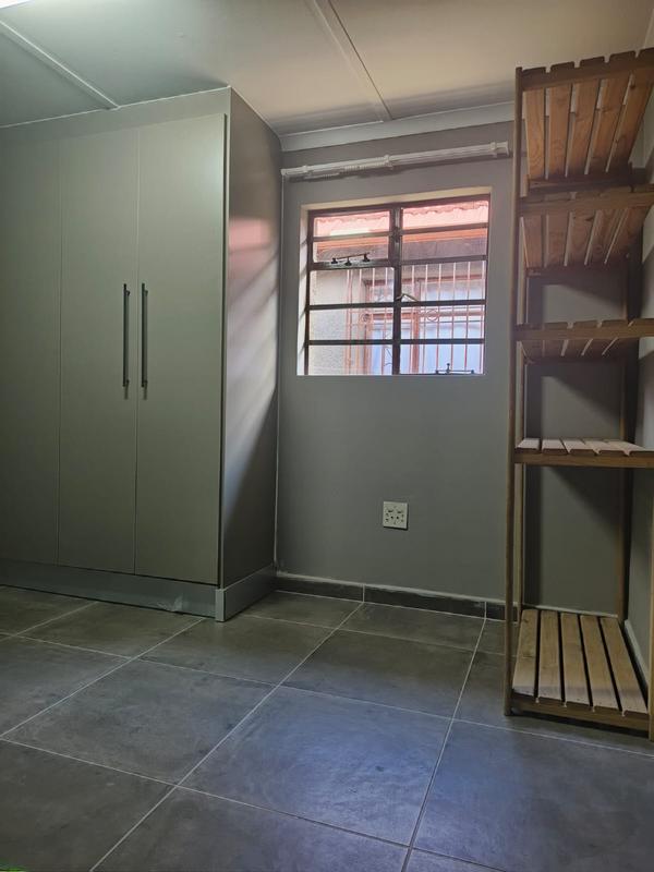 To Let 1 Bedroom Property for Rent in Kensington Gauteng