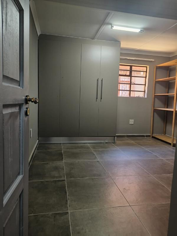 To Let 1 Bedroom Property for Rent in Kensington Gauteng