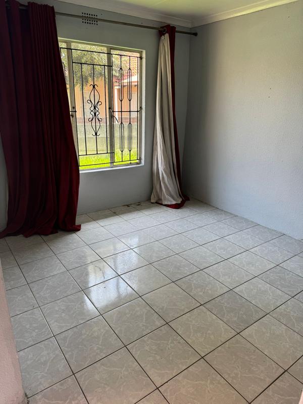 To Let 2 Bedroom Property for Rent in Ormonde Gauteng