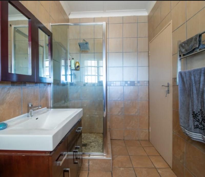 4 Bedroom Property for Sale in Sunnyridge Gauteng