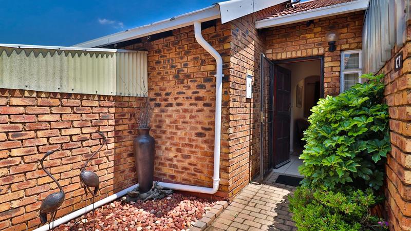 To Let 1 Bedroom Property for Rent in Edenvale Gauteng