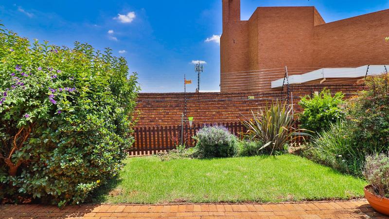 To Let 1 Bedroom Property for Rent in Edenvale Gauteng