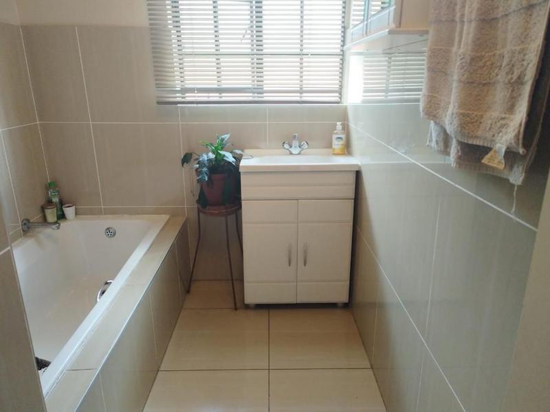 2 Bedroom Property for Sale in Three Rivers Gauteng