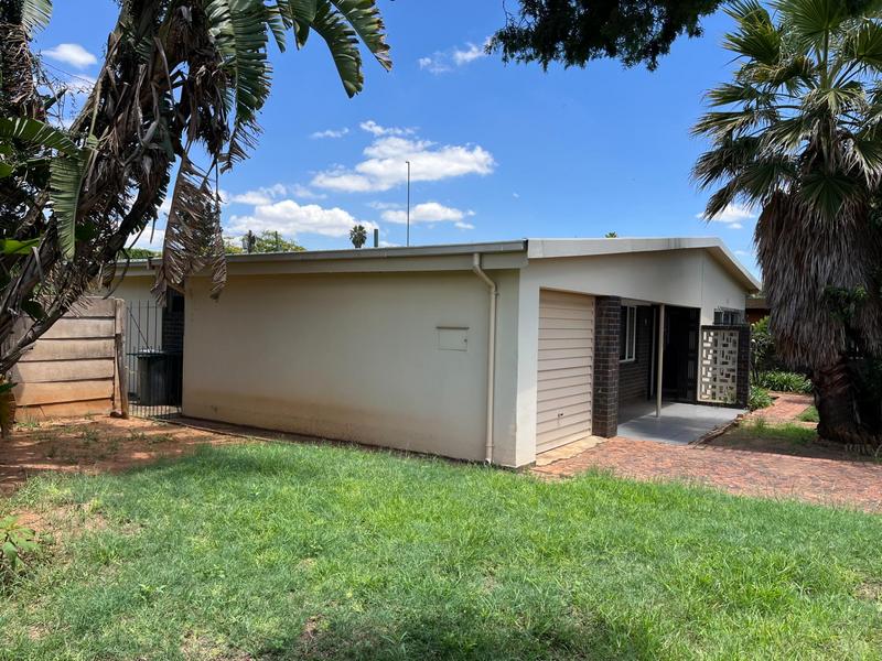 To Let 3 Bedroom Property for Rent in East Lynne Gauteng