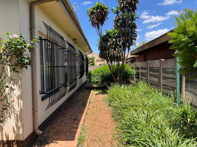 To Let 3 Bedroom Property for Rent in East Lynne Gauteng