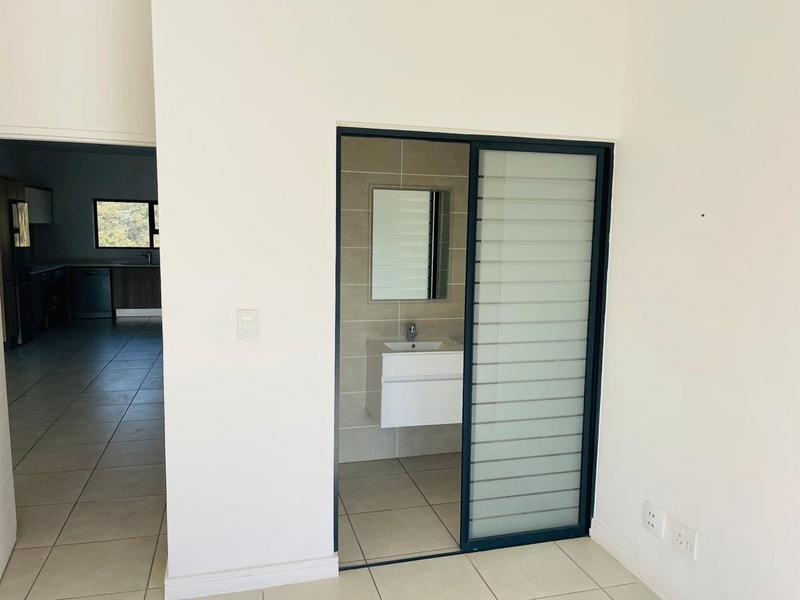 To Let 2 Bedroom Property for Rent in Linbro Park Gauteng