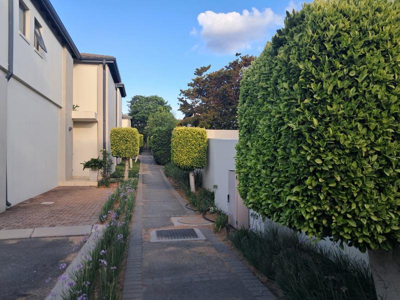 3 Bedroom Property for Sale in Wendywood Gauteng