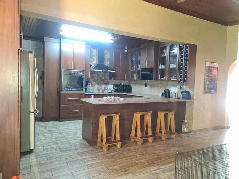 4 Bedroom Property for Sale in Vanderbijlpark SE 7 Gauteng