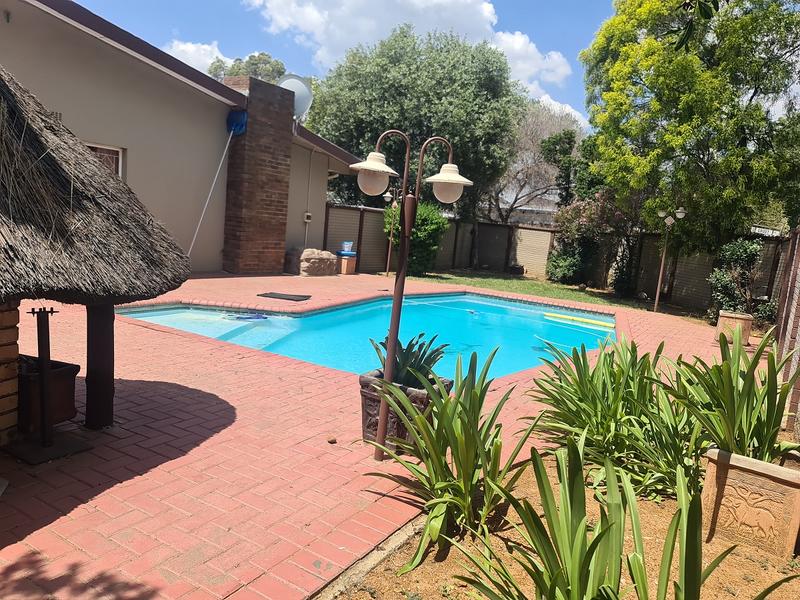 4 Bedroom Property for Sale in Vanderbijlpark SE 7 Gauteng