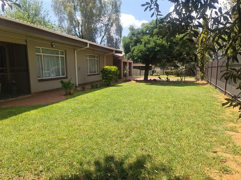 4 Bedroom Property for Sale in Vanderbijlpark SE 7 Gauteng