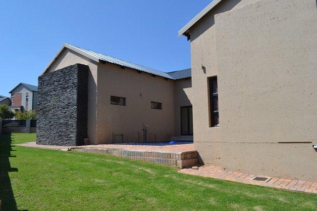 4 Bedroom Property for Sale in Copperleaf Estate Gauteng