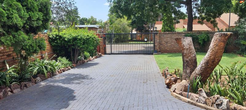 4 Bedroom Property for Sale in Amandasig Gauteng