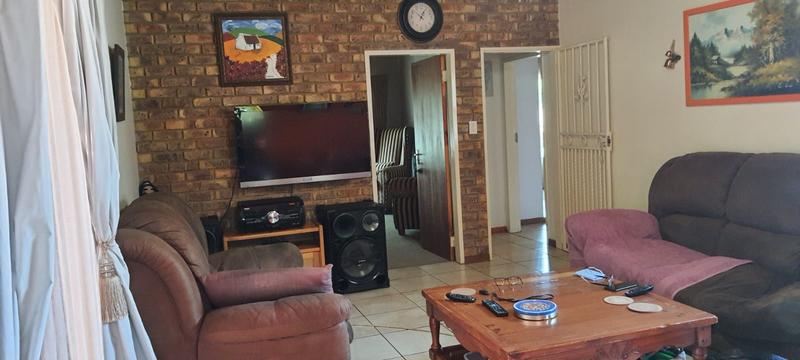 4 Bedroom Property for Sale in Amandasig Gauteng