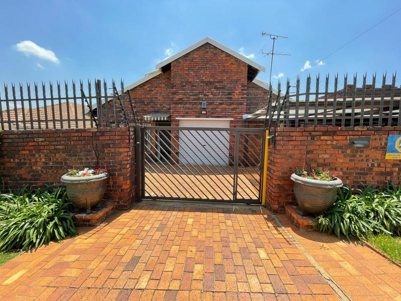 3 Bedroom Property for Sale in Albertville Gauteng