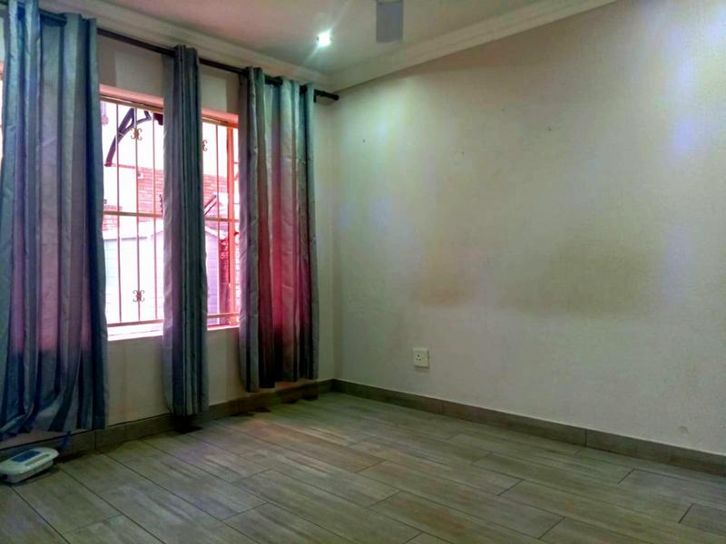 2 Bedroom Property for Sale in Andeon Gauteng