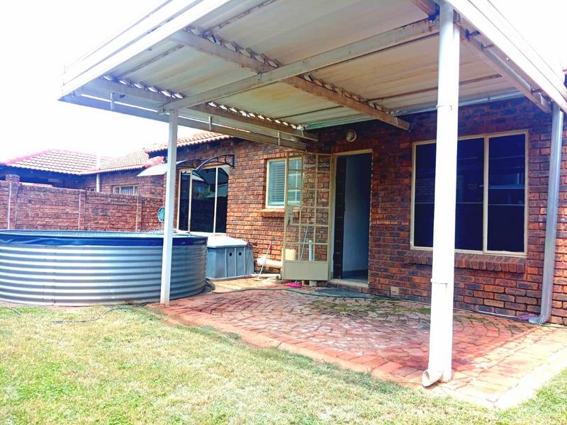 2 Bedroom Property for Sale in Andeon Gauteng