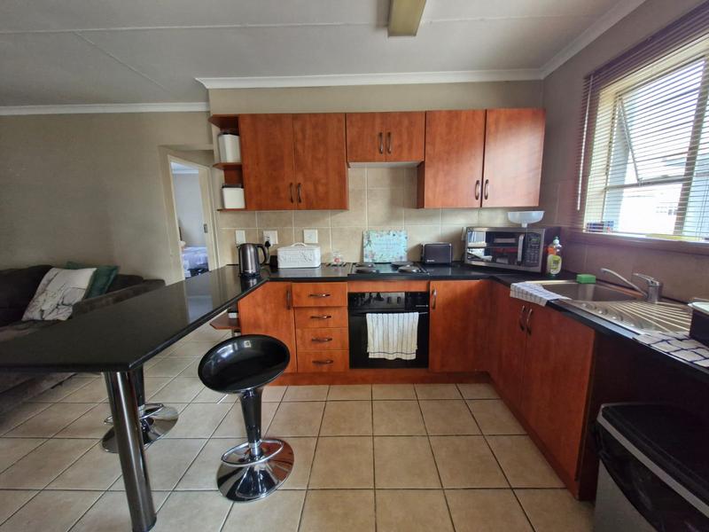 To Let 2 Bedroom Property for Rent in Bardene Gauteng