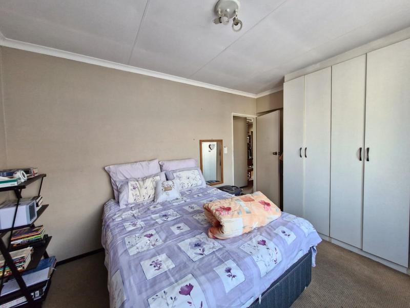 To Let 2 Bedroom Property for Rent in Bardene Gauteng