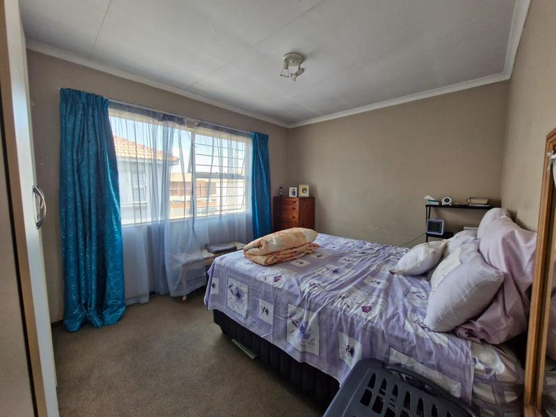 To Let 2 Bedroom Property for Rent in Bardene Gauteng