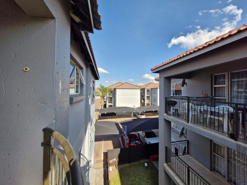 To Let 2 Bedroom Property for Rent in Bardene Gauteng