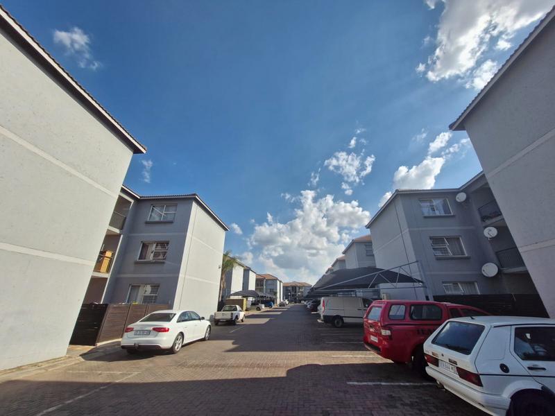 To Let 2 Bedroom Property for Rent in Bardene Gauteng