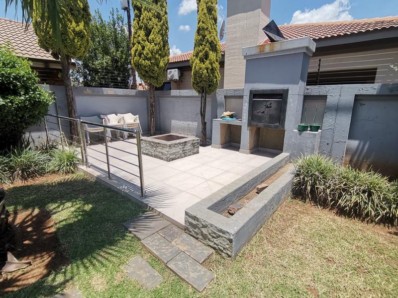 5 Bedroom Property for Sale in Vanderbijlpark SE 8 Gauteng