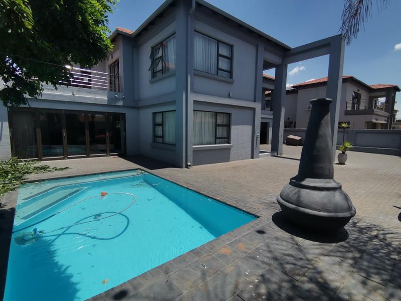 5 Bedroom Property for Sale in Vanderbijlpark SE 8 Gauteng