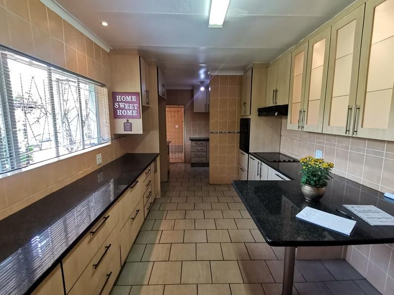 4 Bedroom Property for Sale in Vanderbijlpark SE 7 Gauteng