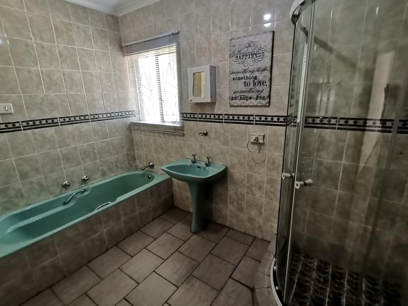 4 Bedroom Property for Sale in Vanderbijlpark SE 7 Gauteng