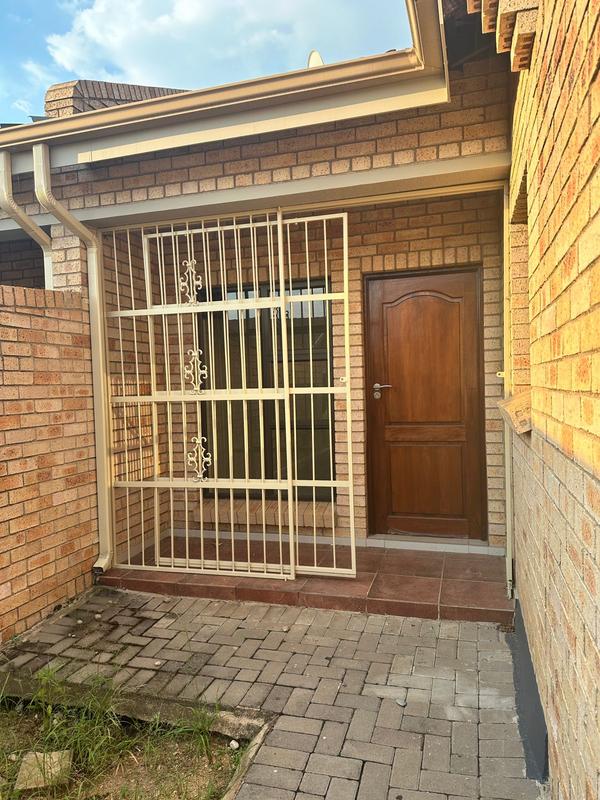 To Let 3 Bedroom Property for Rent in Erasmia Gauteng