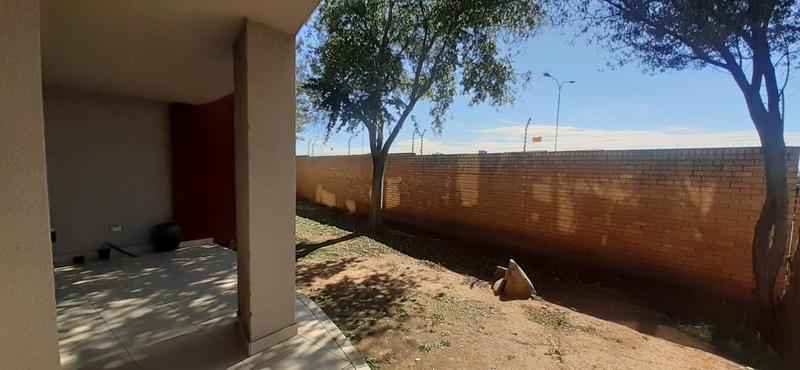 2 Bedroom Property for Sale in Rooihuiskraal North Gauteng