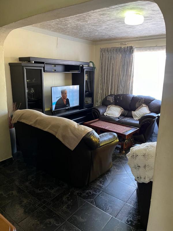 7 Bedroom Property for Sale in Ethafeni Gauteng