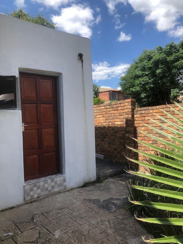 To Let 1 Bedroom Property for Rent in Erasmia Gauteng