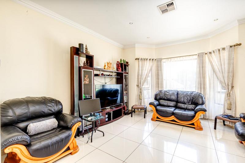 5 Bedroom Property for Sale in Kyalami Glen Estate Gauteng