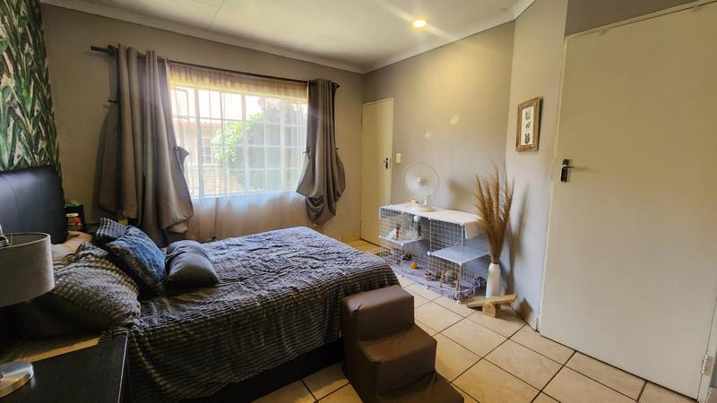 3 Bedroom Property for Sale in Wierdaglen Estate Gauteng