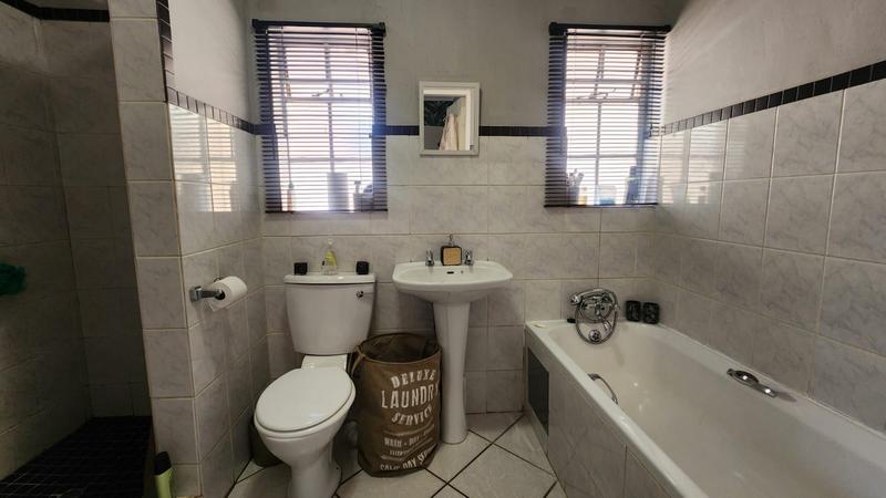 3 Bedroom Property for Sale in Wierdaglen Estate Gauteng