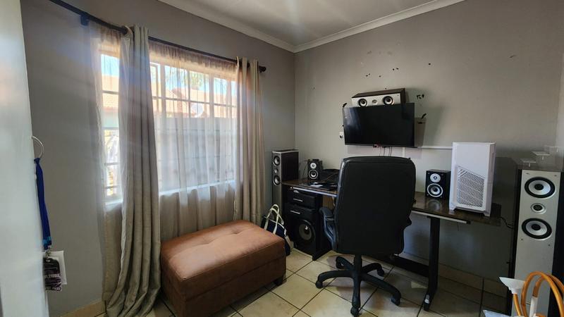 3 Bedroom Property for Sale in Wierdaglen Estate Gauteng