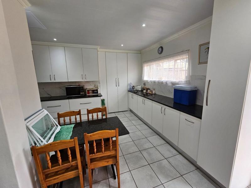 5 Bedroom Property for Sale in Magalieskruin Gauteng