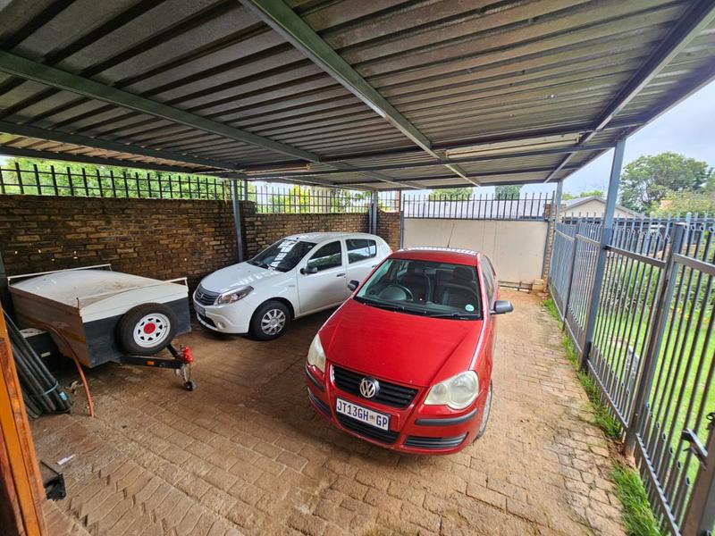 5 Bedroom Property for Sale in Magalieskruin Gauteng