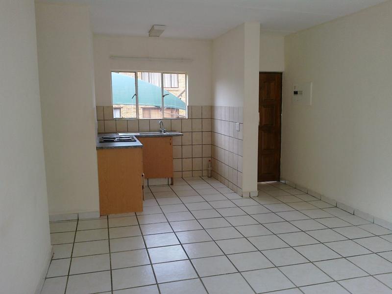 To Let 2 Bedroom Property for Rent in Meredale Gauteng