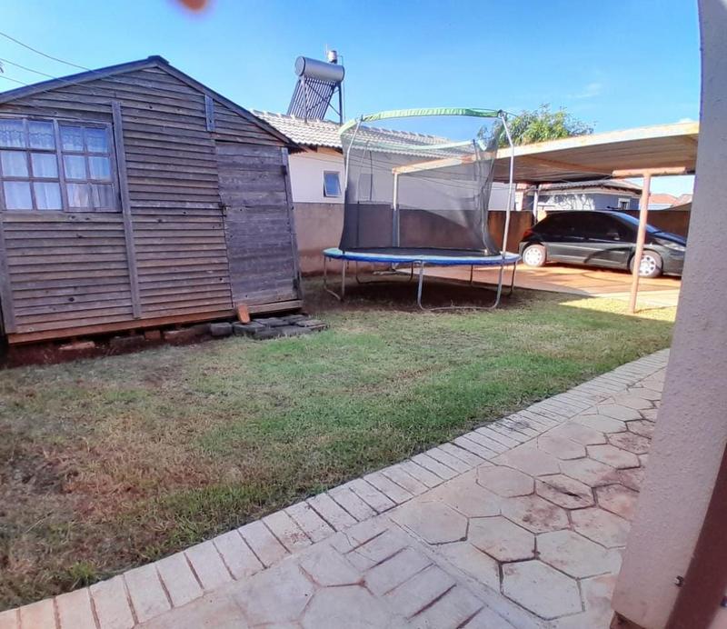 2 Bedroom Property for Sale in The Orchards Gauteng