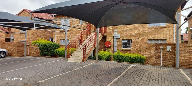 2 Bedroom Property for Sale in Theresa Park Gauteng