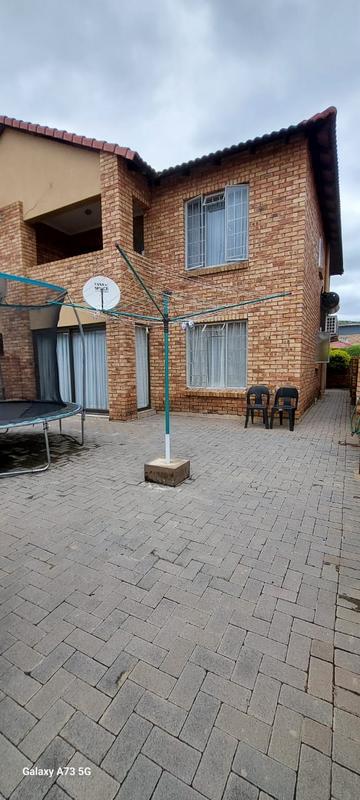 2 Bedroom Property for Sale in Theresa Park Gauteng