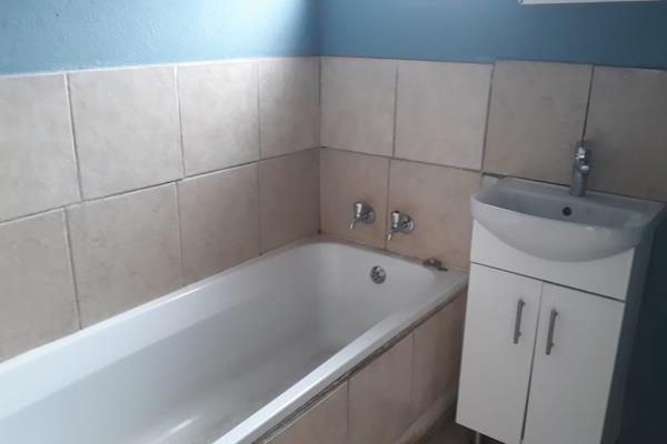 2 Bedroom Property for Sale in Protea Glen Gauteng