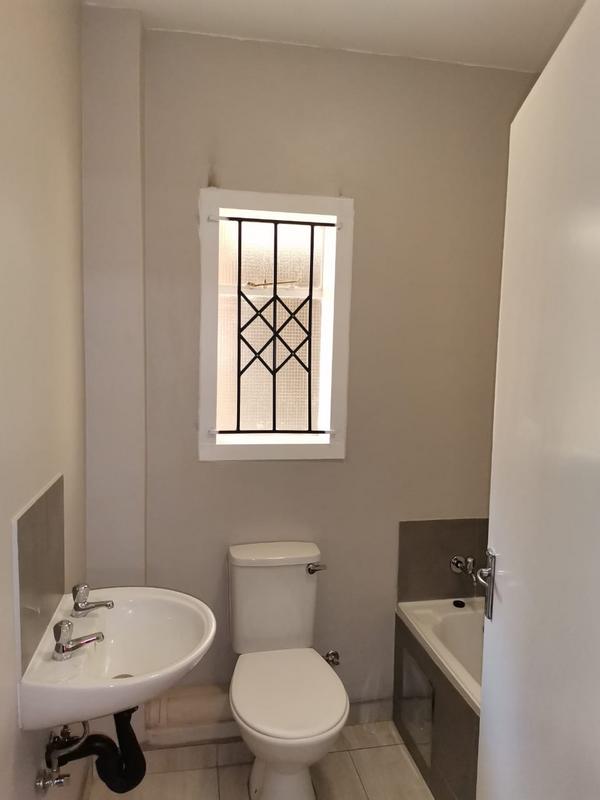 2 Bedroom Property for Sale in Clayville Gauteng