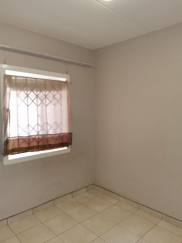 2 Bedroom Property for Sale in Clayville Gauteng