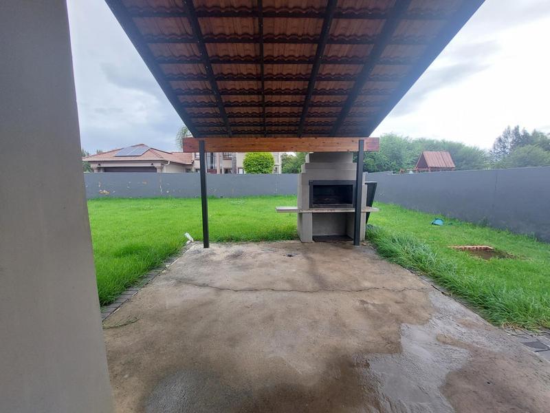 To Let 4 Bedroom Property for Rent in Stone Ridge Gauteng