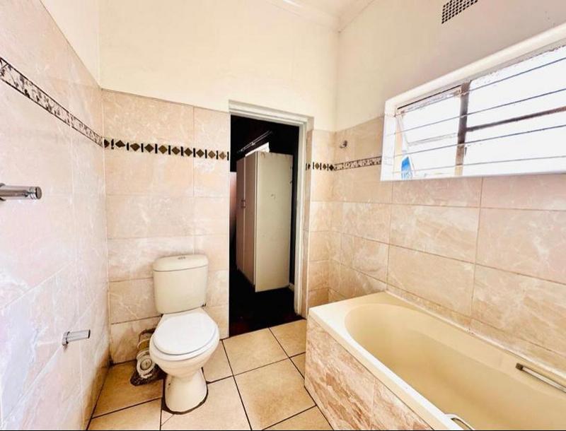 To Let 3 Bedroom Property for Rent in Troyeville Gauteng