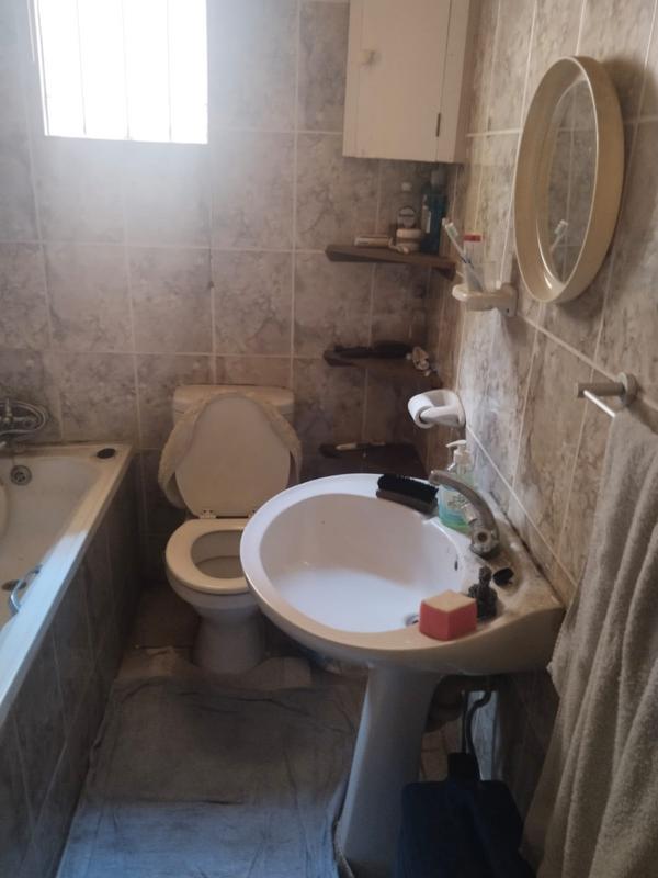 To Let 1 Bedroom Property for Rent in Primrose East Gauteng